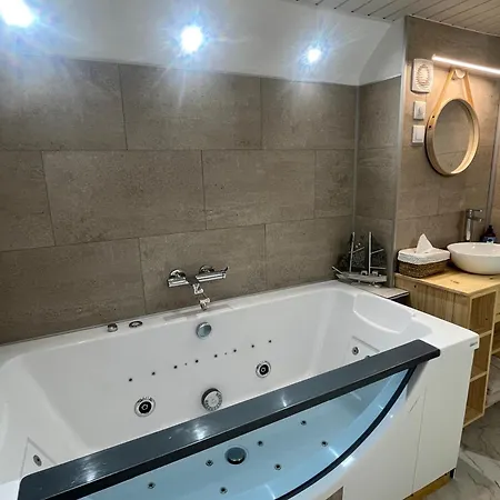 La Petite De Pensión