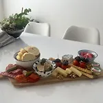 La Petite De 3*